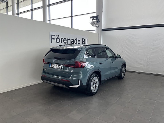 BMW iX1 14 of 15