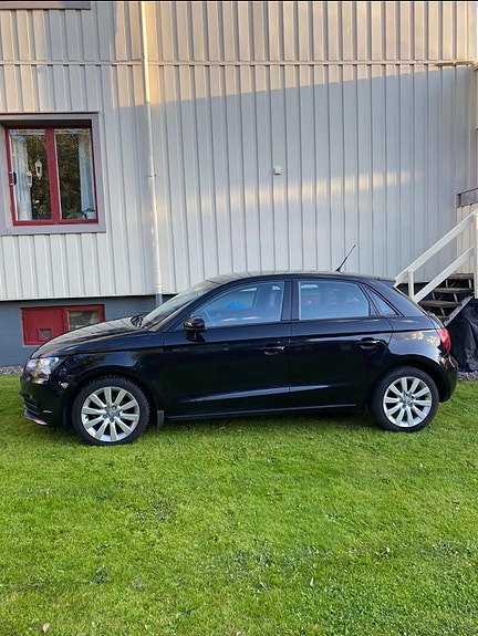 Audi A1 2 of 5