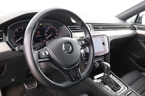 Volkswagen Passat Alltrack 12 of 30