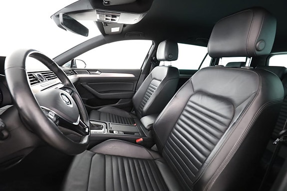 Volkswagen Passat Alltrack 11 of 30