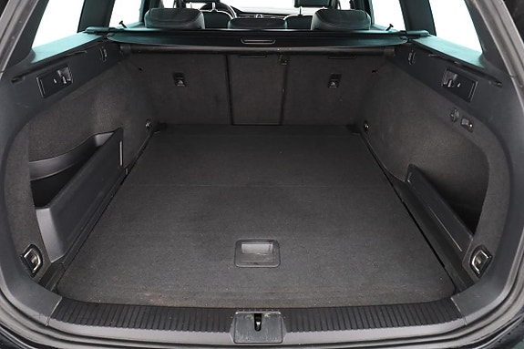 Volkswagen Passat Alltrack 18 of 30