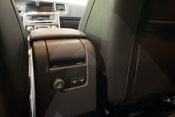Volvo V60 13 of 22