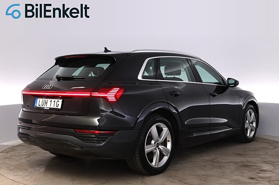 Audi Q8 3 of 5