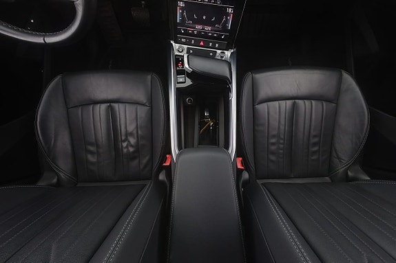 Audi Q8 17 of 30
