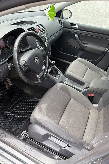 Volkswagen Golf V 5 of 7