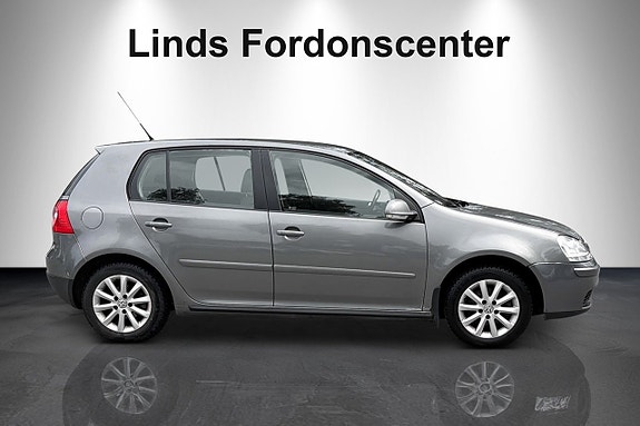 Volkswagen Golf V 3 of 7