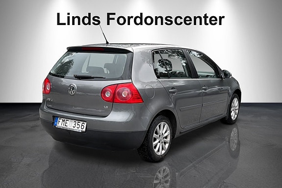 Volkswagen Golf V 4 of 7