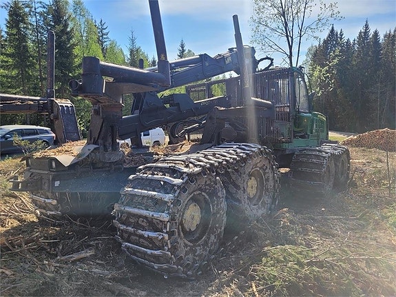 John Deere 1910G 3 of 17