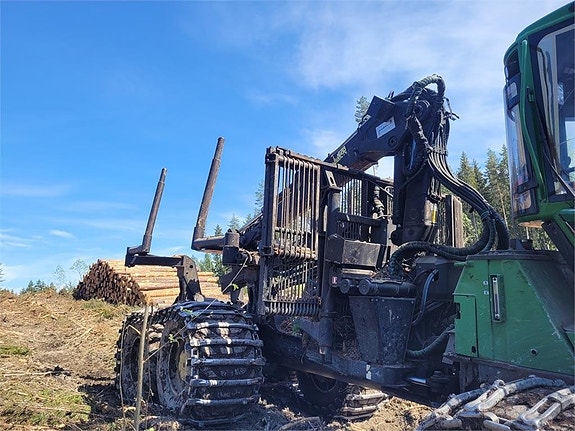 John Deere 1910G 9 of 17
