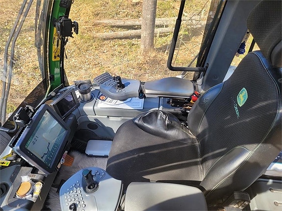 John Deere 1910G 6 of 17