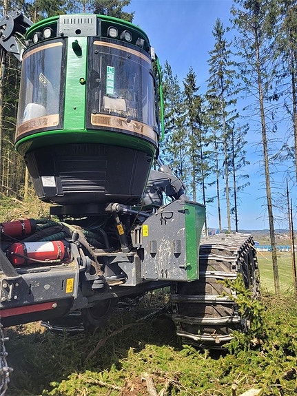 John Deere 1270G 10 of 14