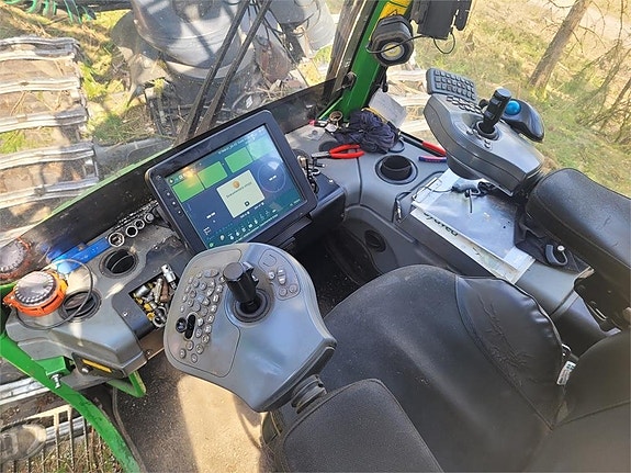 John Deere 1270G 5 of 14