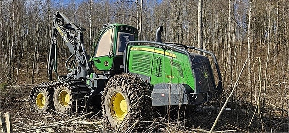 John Deere 1470G 2 of 24