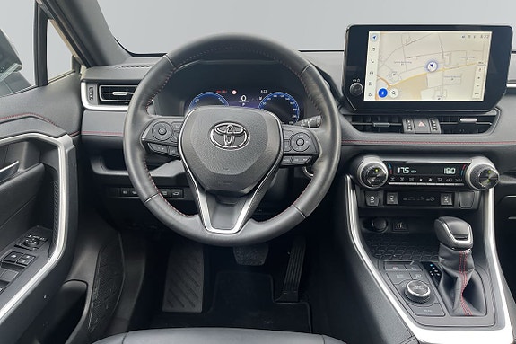 Toyota RAV4 10 of 22