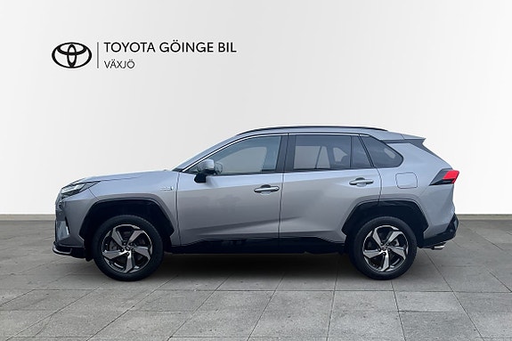 Toyota RAV4 Plug-in Hybrid 4 of 5