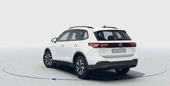 Volkswagen Tiguan 3 of 5