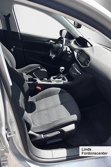 Peugeot 308 SW 6 of 7