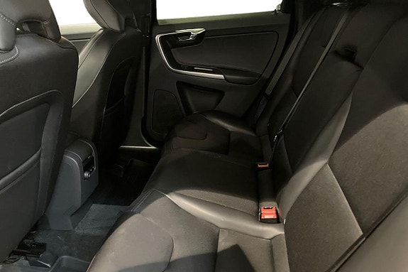 Volvo XC60 5 of 21