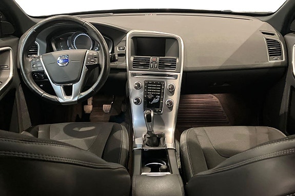 Volvo XC60 2 of 21