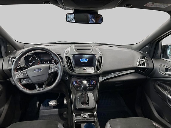 Ford Kuga 11 of 18