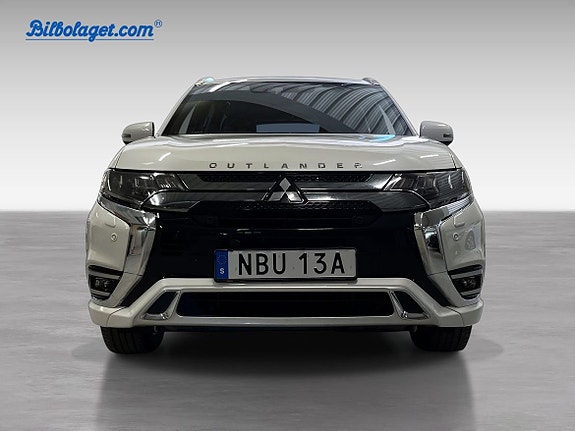 Mitsubishi Outlander 2 of 5