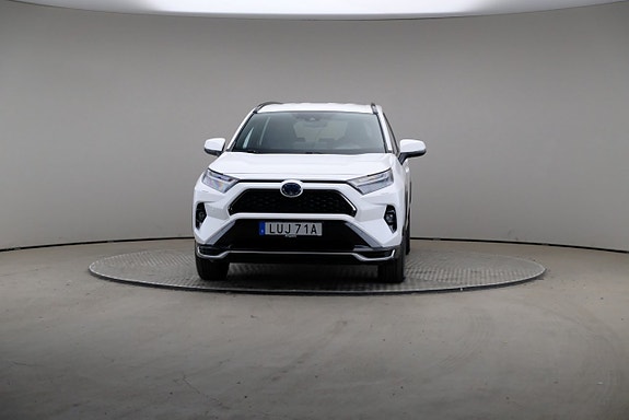 Toyota RAV4 Plug-in Hybrid 3 of 5
