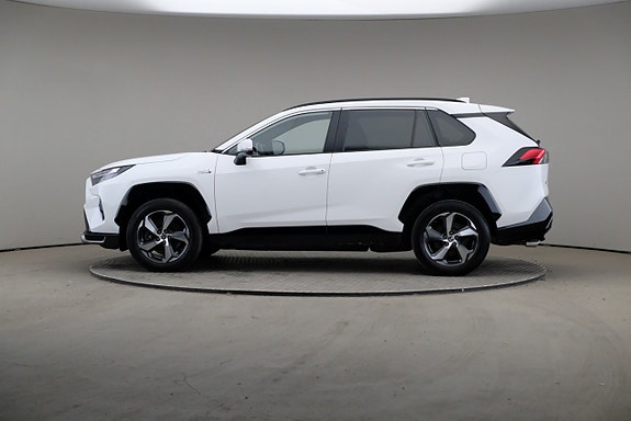 Toyota RAV4 Plug-in Hybrid 4 of 5