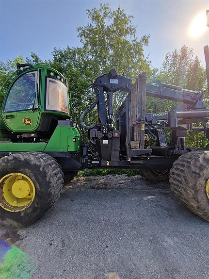 John Deere 1910G 3 of 15