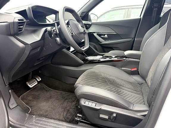 Peugeot 2008 8 of 14