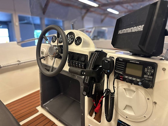 Banta 460 Open - Mercury F50 - Rikligt utrustad med ny motor 9 of 11