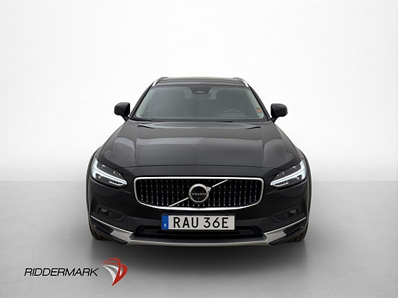 Volvo V90 Cross Country 2 of 30