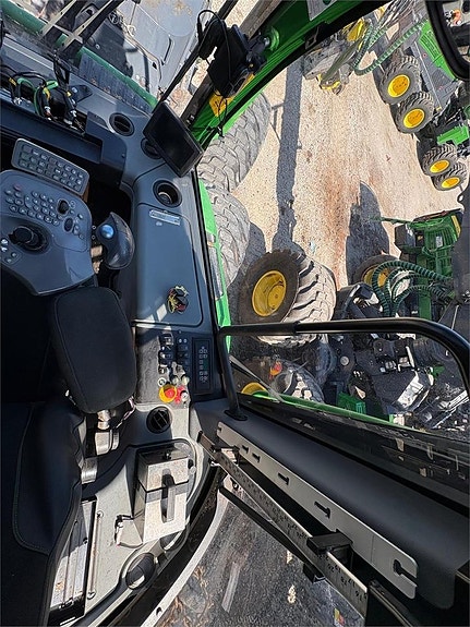 John Deere 1470G 20 of 24