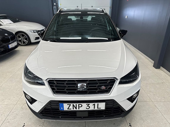Seat Arona 2 of 5