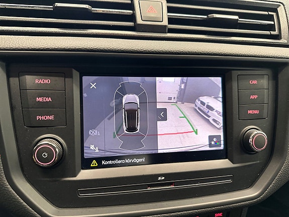 Seat Arona 18 of 20