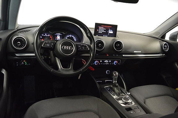 Audi A3 8 of 12
