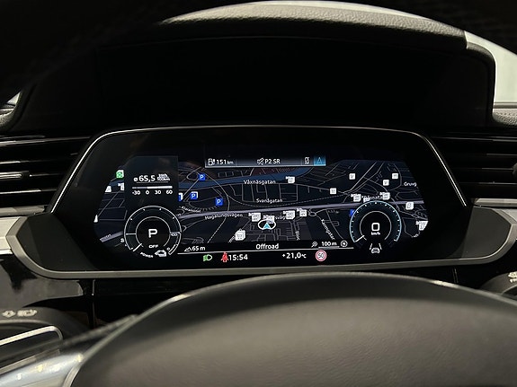 Audi e-tron 14 of 18