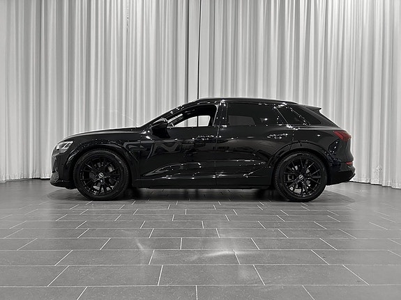 Audi e-tron 2 of 18