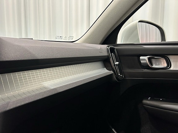 Volvo XC40 15 of 15