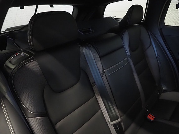 Volvo V60 13 of 26