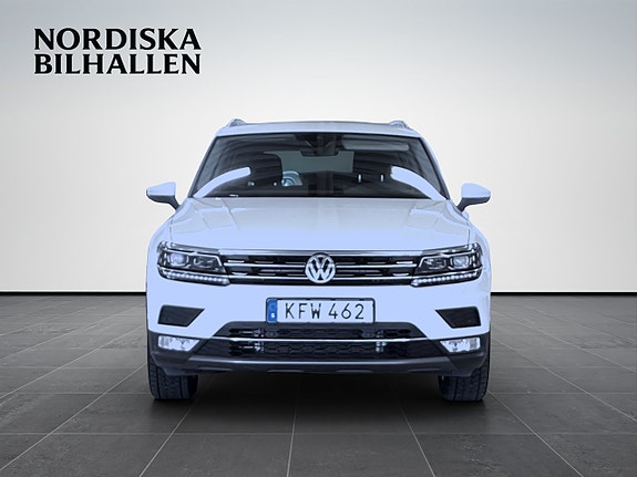 Volkswagen Tiguan 2 of 17