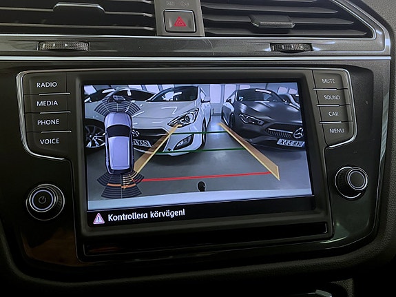 Volkswagen Tiguan 10 of 17