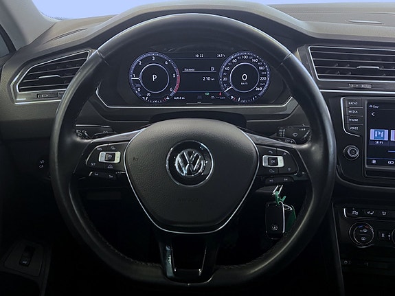 Volkswagen Tiguan 9 of 17