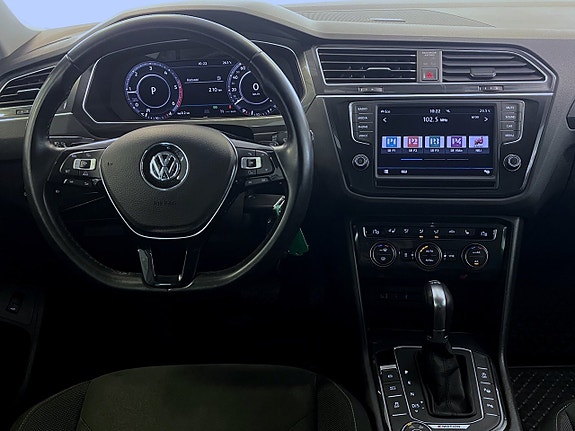 Volkswagen Tiguan 8 of 17