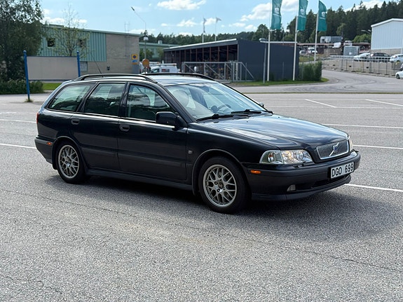 Volvo V40 4 of 7