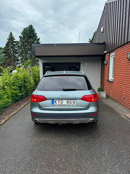 Audi A4 allroad 2 of 6