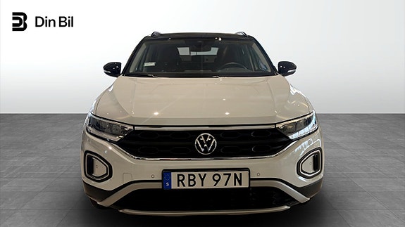 Volkswagen T-Roc 4 of 5