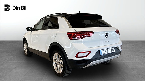Volkswagen T-Roc 3 of 5