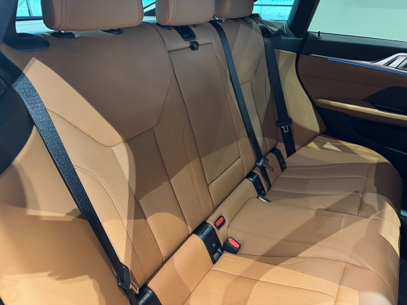 BMW i4 17 of 21