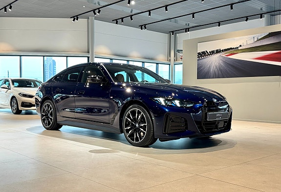 BMW i4 3 of 5