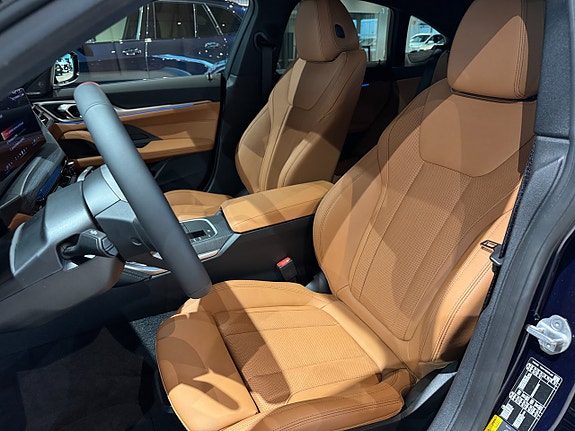 BMW i4 8 of 21